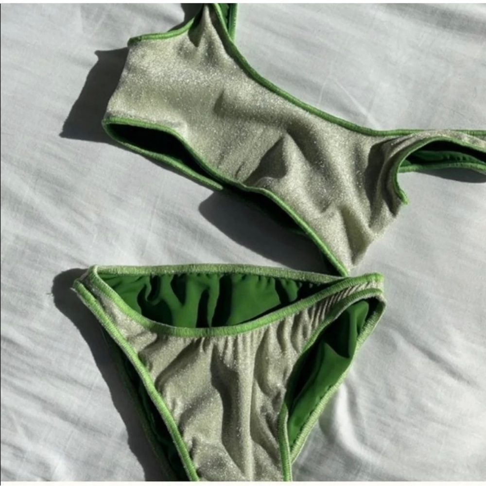 ISO! In search of these sets in size small or medium.